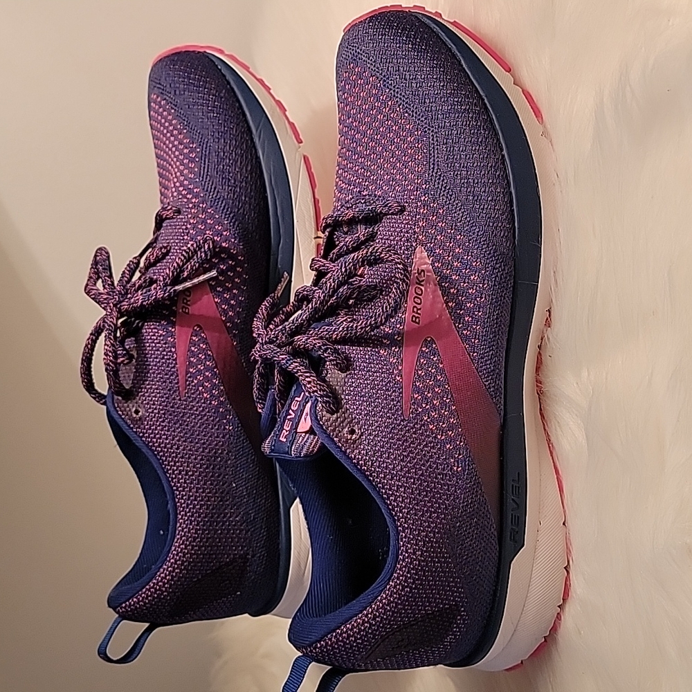 Brooks Revel,  Blue, pink, size 11